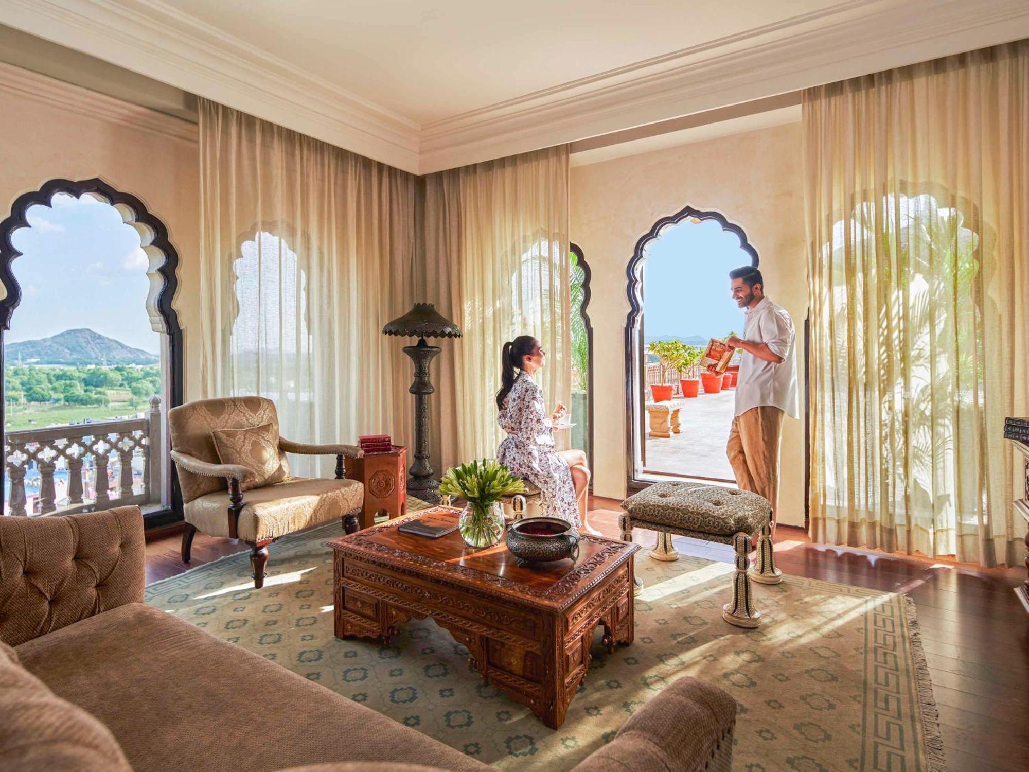 Hotel Fairmont Jaipur Extérieur photo A suite at the Oberoi Udaivilas Palace